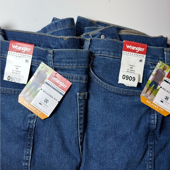 Wrangler® Men's and Big Men's Relaxed Fit Five Pocket Denim Short - Picture 5 of 6